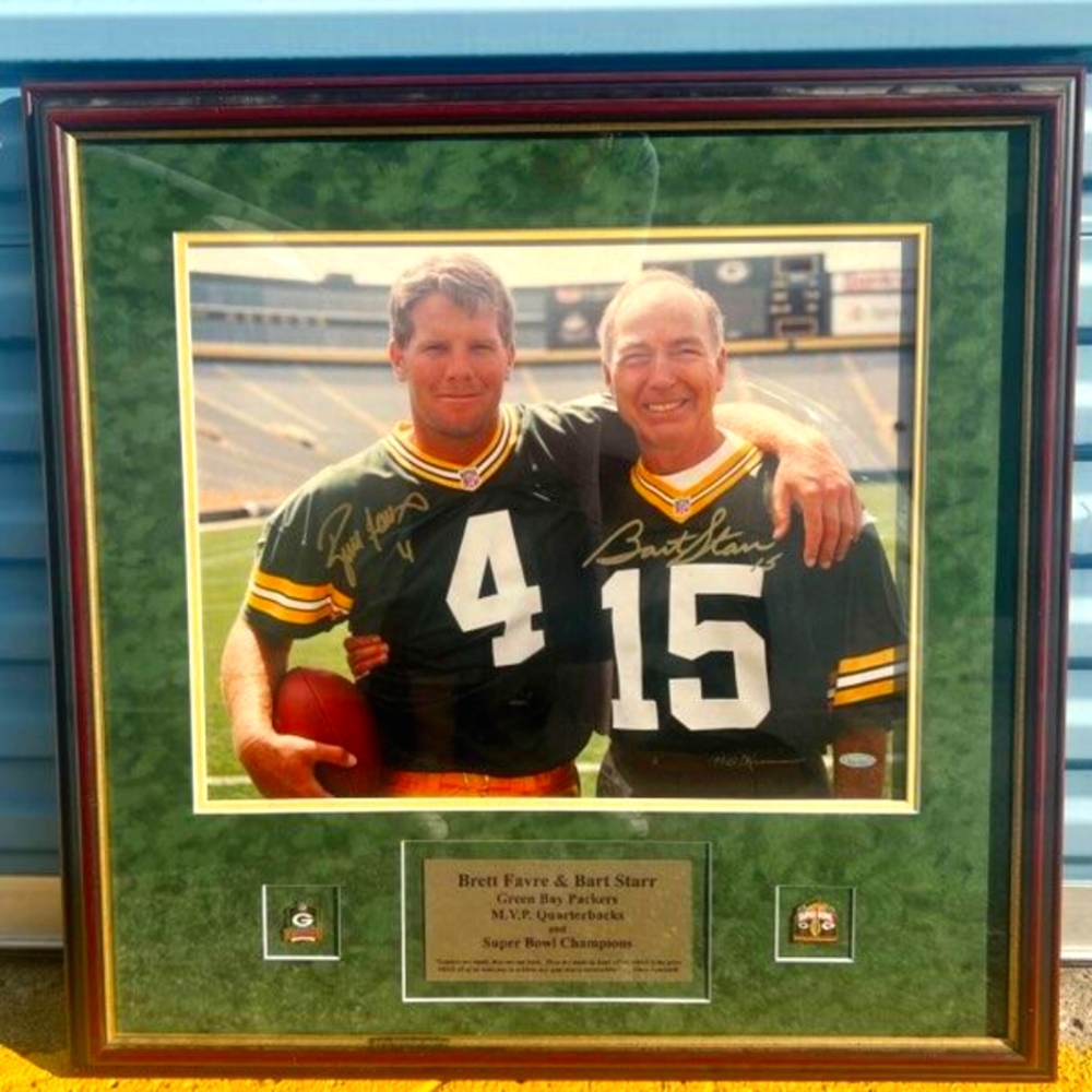 Brett Farvre and Bart Star 🌟 Autographed & Framed memorabilia photo with COA